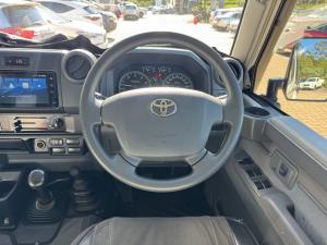Toyota Land Cruiser 79 4.5D-4D V8 double cab LX - Image 8