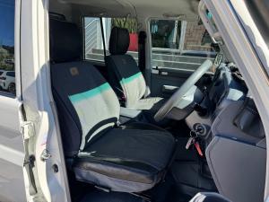 Toyota Land Cruiser 79 4.5D-4D V8 double cab LX - Image 13