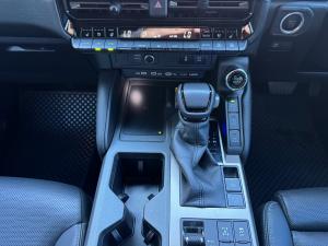 Toyota Land Cruiser Prado 2.8GD VX-R - Image 12