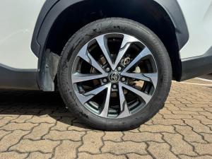 Toyota Corolla Cross 1.8 HEV XR - Image 17