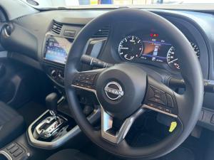 Nissan Navara 2.5DDTI SE Plus automatic D/C - Image 6
