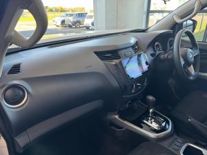 Nissan Navara 2.5DDTI SE Plus automatic D/C - Image 7