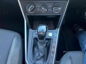 Volkswagen Polo hatch 1.0TSI Life auto - Image 19