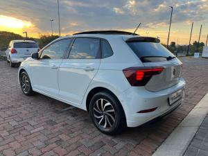 Volkswagen Polo hatch 1.0TSI Life auto - Image 5