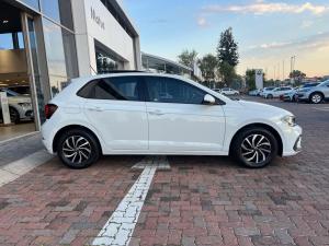 Volkswagen Polo hatch 1.0TSI Life auto - Image 8
