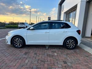 Volkswagen Polo hatch 1.0TSI Life auto - Image 9