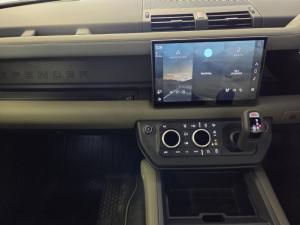 Land Rover Defender 110 D250 X-Dynamic SE - Image 8