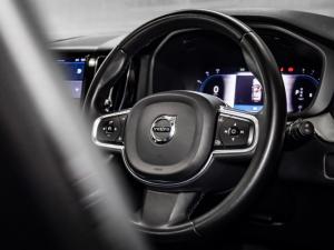 Volvo XC60 B5 AWD Essential - Image 10