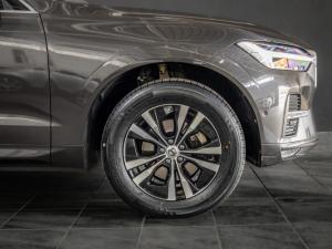 Volvo XC60 B5 AWD Essential - Image 13