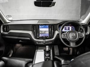 Volvo XC60 B5 AWD Essential - Image 15
