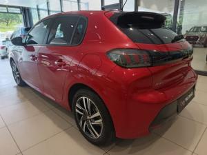 Peugeot 208 1.2T Allure manual - Image 3