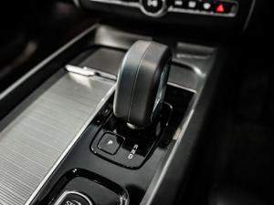 Volvo XC60 B5 AWD Plus Dark - Image 21