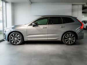 Volvo XC60 B5 AWD Plus Dark - Image 2