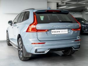 Volvo XC60 B5 AWD Plus Dark - Image 2