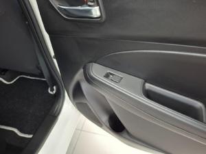 Suzuki Swift 1.2 GLX auto - Image 10
