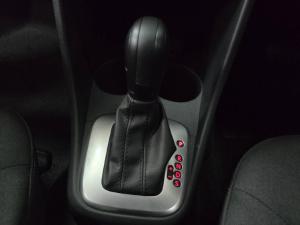 Volkswagen Polo Vivo hatch 1.6 Life - Image 18