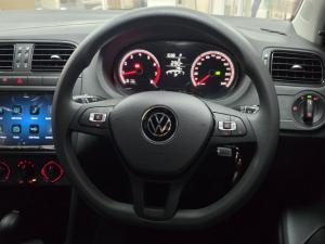 Volkswagen Polo Vivo hatch 1.6 Life - Image 28