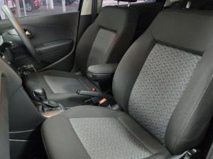 Volkswagen Polo Vivo hatch 1.6 Life - Image 17