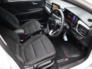 Kia Rio hatch 1.2 LS - Image 9