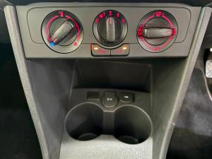 Volkswagen Polo Vivo hatch 1.4 Life - Image 7