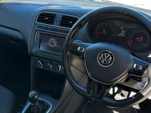 Volkswagen Polo Vivo hatch 1.6 Highline - Image 17