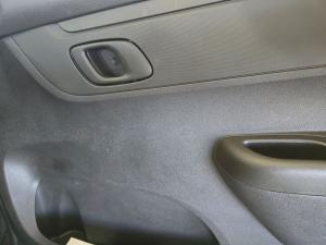Renault Kwid 1.0 Techno manual - Image 19