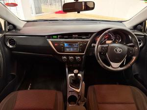 Toyota Auris 1.6 XS - Image 18