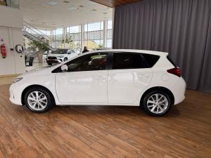 Toyota Auris 1.6 XS - Image 8