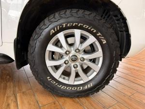 Toyota Land Cruiser 200 4.5D-4D V8 VX-R - Image 13