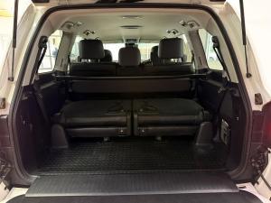 Toyota Land Cruiser 200 4.5D-4D V8 VX-R - Image 14