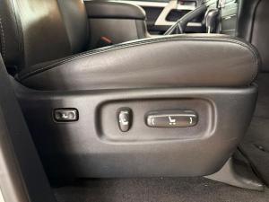 Toyota Land Cruiser 200 4.5D-4D V8 VX-R - Image 19