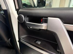 Toyota Land Cruiser 200 4.5D-4D V8 VX-R - Image 27