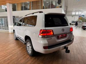 Toyota Land Cruiser 200 4.5D-4D V8 VX-R - Image 7