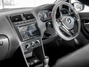 Volkswagen Polo Vivo hatch 1.4 - Image 24