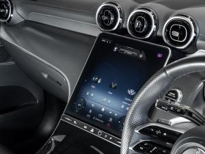 Mercedes-Benz GLC GLC300d 4Matic Avantgarde - Image 17