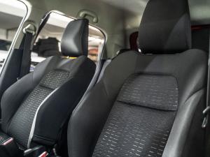 Suzuki Swift 1.2 GLX manual - Image 17