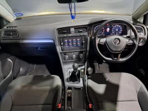 Volkswagen Golf 1.0TSI Comfortline - Image 11