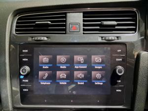 Volkswagen Golf 1.0TSI Comfortline - Image 13