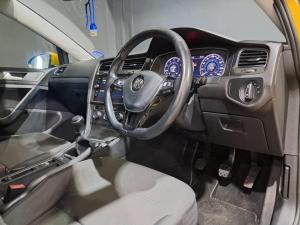 Volkswagen Golf 1.0TSI Comfortline - Image 14