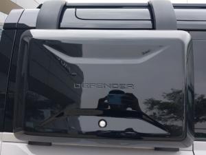 Land Rover Defender 110 D350 X-Dynamic HSE - Image 9