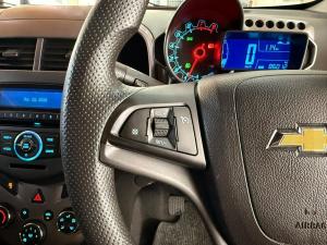 Chevrolet Sonic sedan 1.6 LS - Image 21