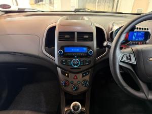 Chevrolet Sonic sedan 1.6 LS - Image 23