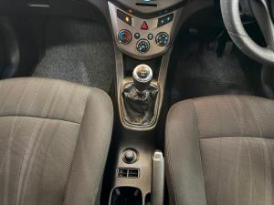 Chevrolet Sonic sedan 1.6 LS - Image 25
