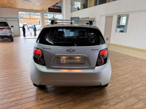 Chevrolet Sonic sedan 1.6 LS - Image 5