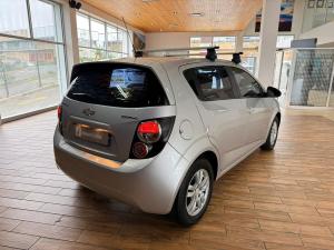Chevrolet Sonic sedan 1.6 LS - Image 6