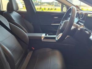 Mercedes-Benz C-Class C200 Avantgarde - Image 11