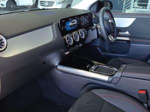 Mercedes-Benz GLA GLA200d Progressive - Image 13