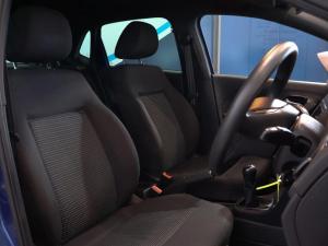 Volkswagen Polo Vivo hatch 1.4 Comfortline - Image 12