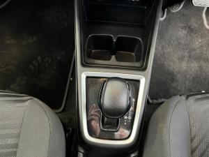 Suzuki Swift 1.2 GLX auto - Image 15