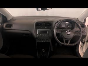 Volkswagen Polo sedan 1.4 Trendline - Image 6